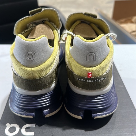 Women’s ON Cloud - Cloudnova  - Cream/Camo - Size 6.5 - Picture 3 of 5